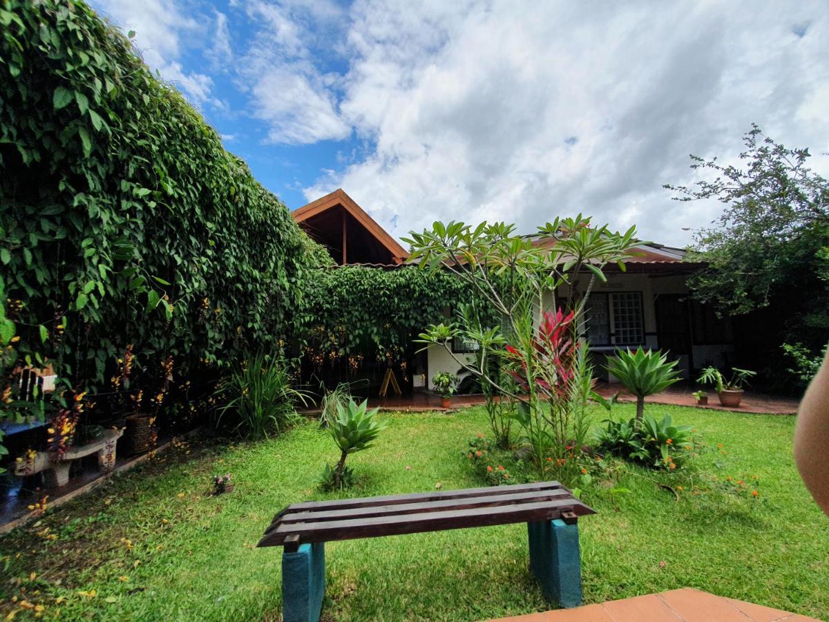 Turrialba Bed & Breakfast Exteriör bild